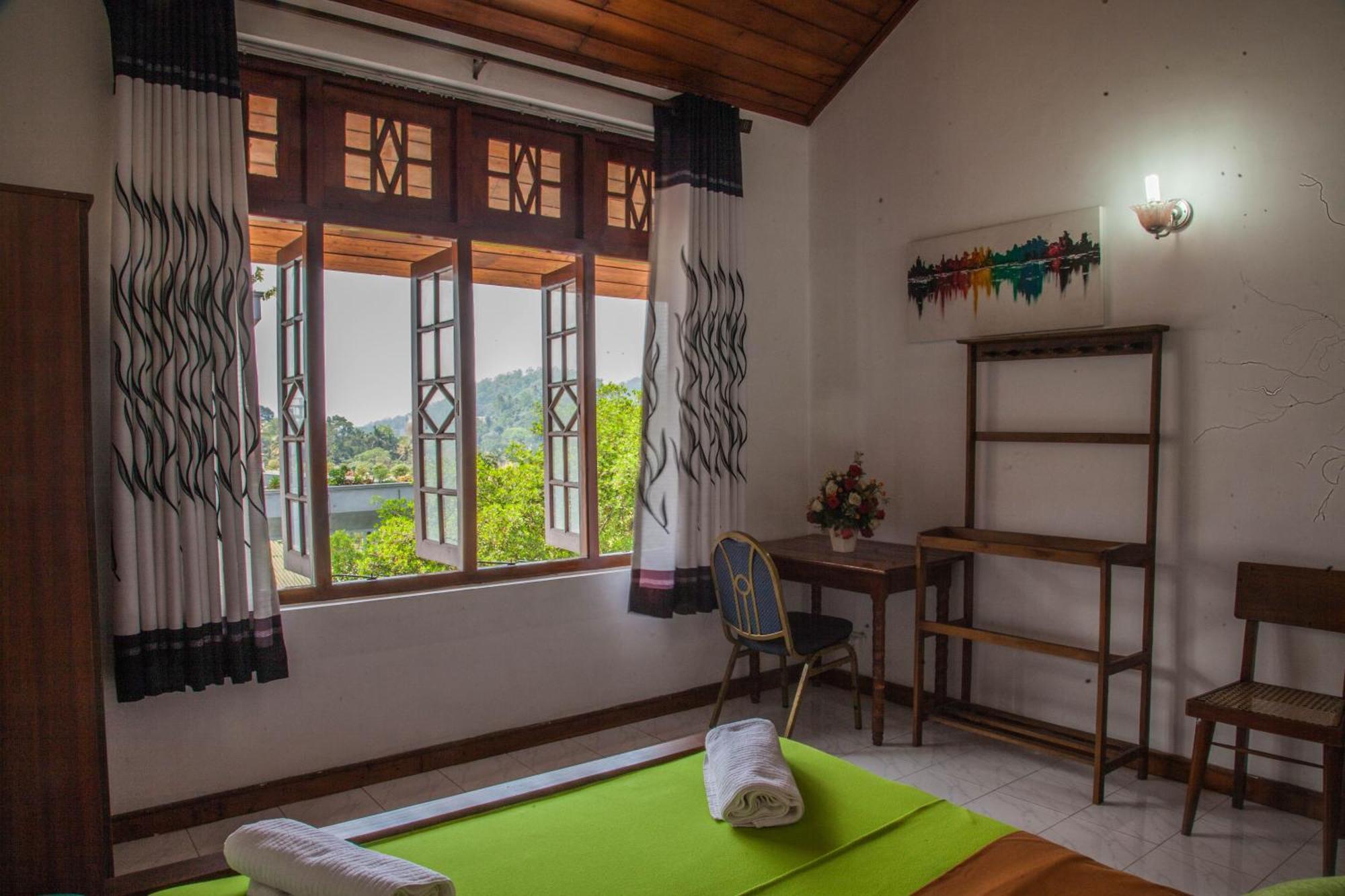 Antique Tourist Lodge Kandy Exterior photo
